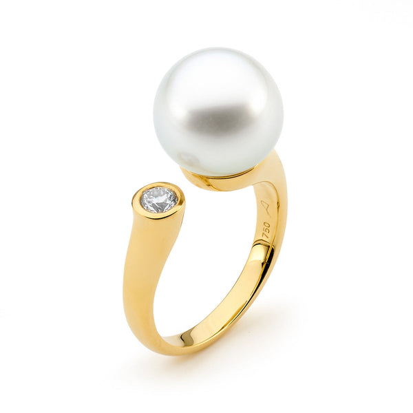 18ct Yellow Gold Diamond & Pearl Ring