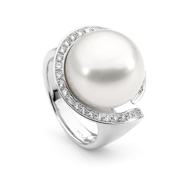 18ct White Gold Diamond & Pearl Ring